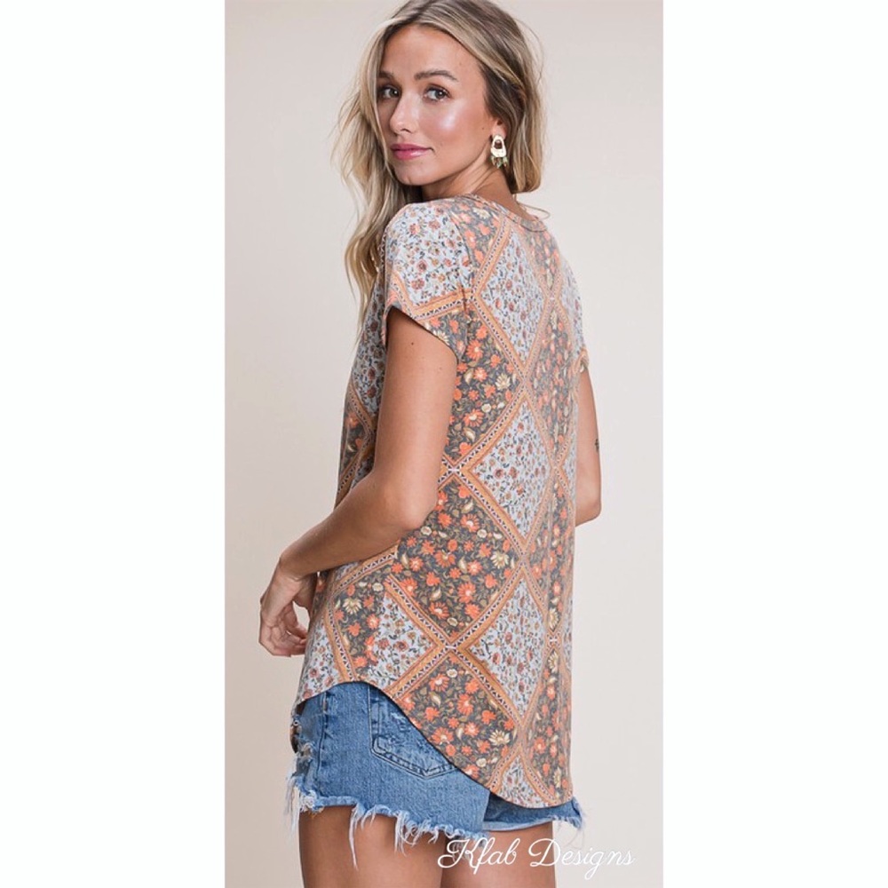LAST 1! V Neck Super Soft Mosaic Floral Print Top! - Picture 7 of 8